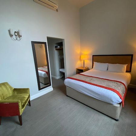 The Riverside House Hotel Mildenhall Esterno foto