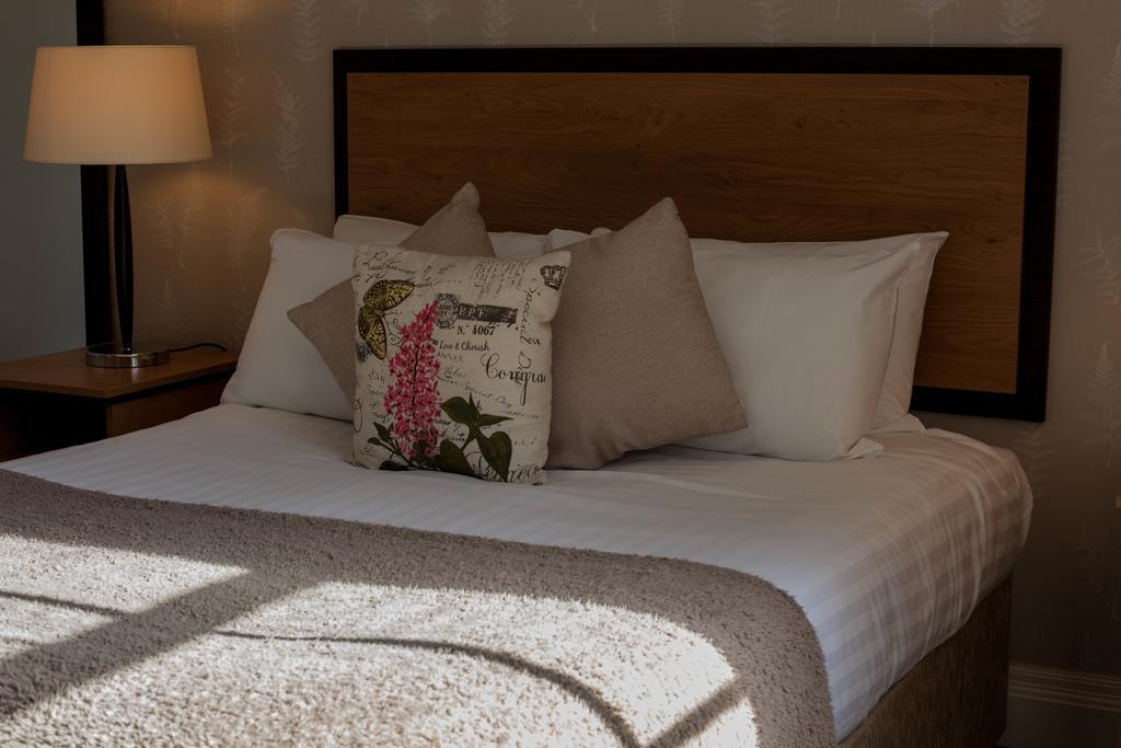 The Riverside House Hotel Mildenhall Esterno foto