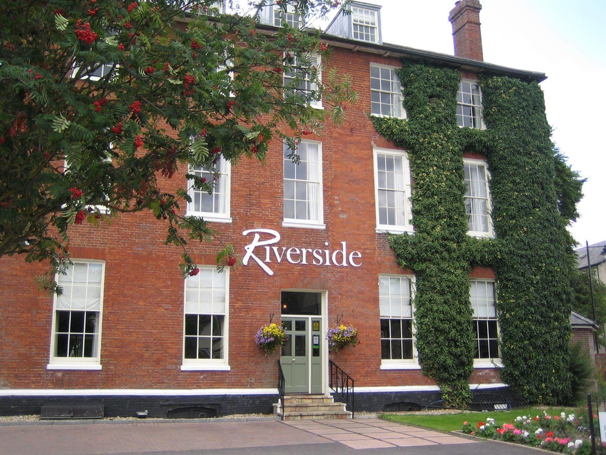 The Riverside House Hotel Mildenhall Esterno foto