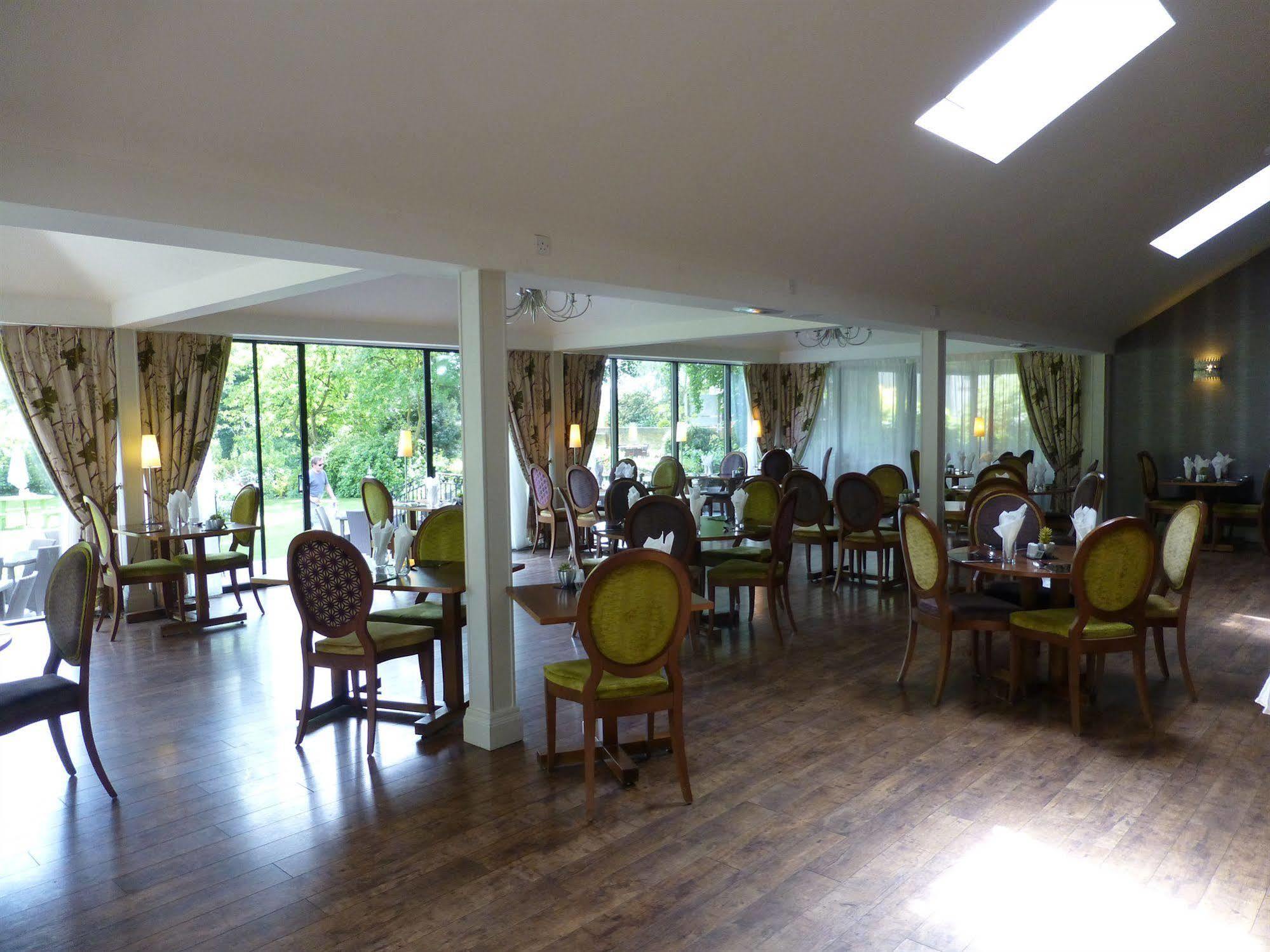 The Riverside House Hotel Mildenhall Esterno foto