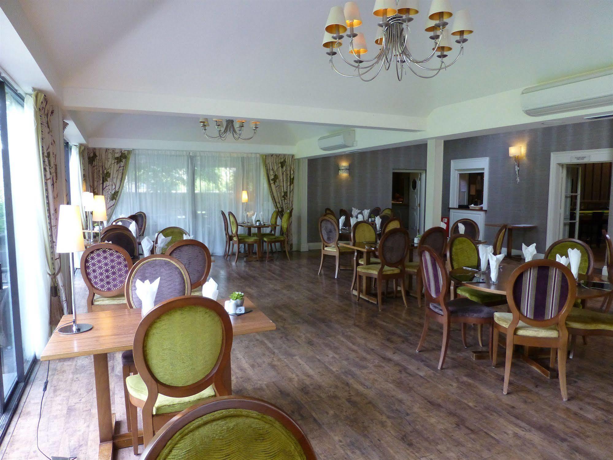 The Riverside House Hotel Mildenhall Esterno foto