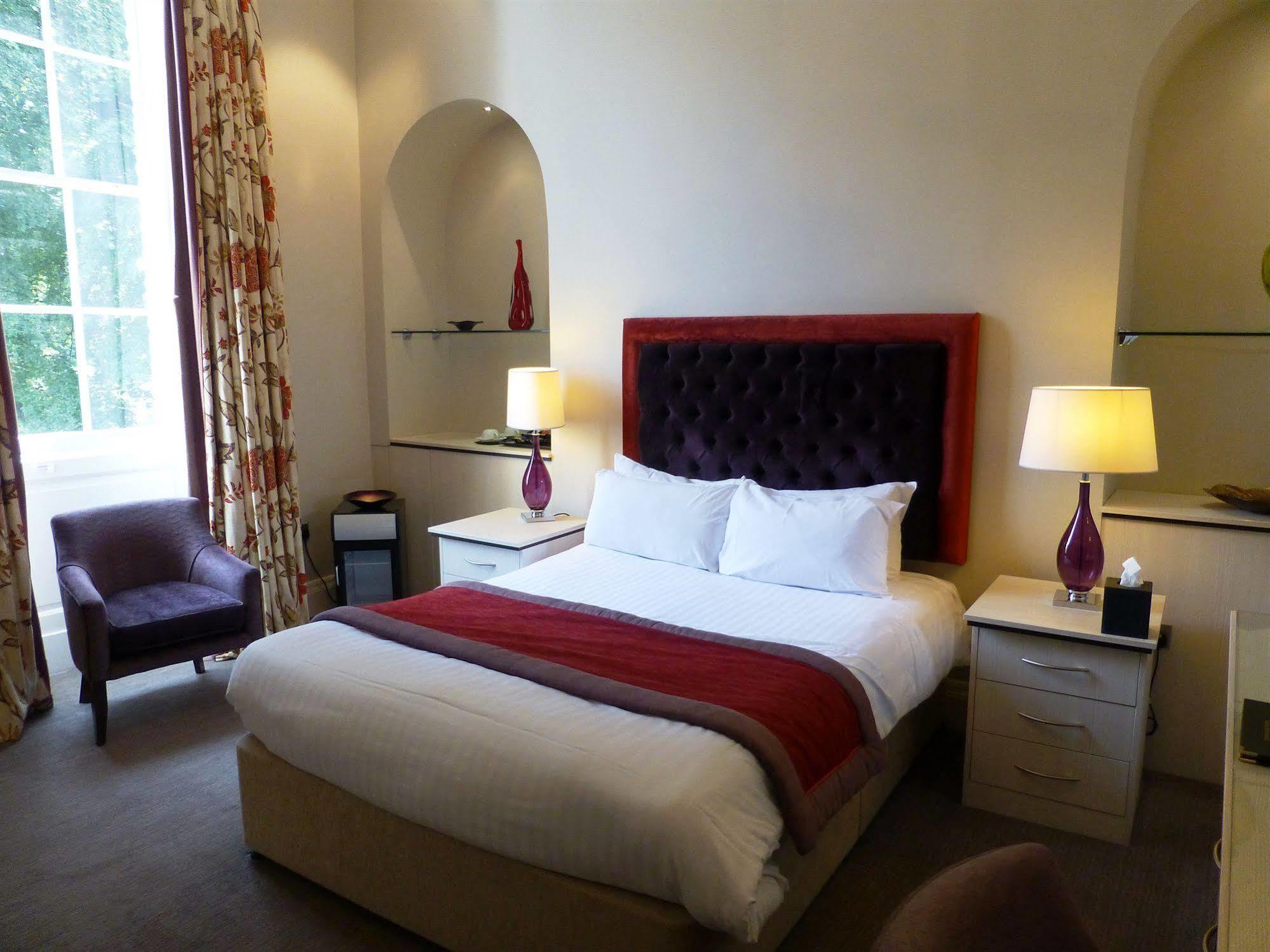 The Riverside House Hotel Mildenhall Esterno foto