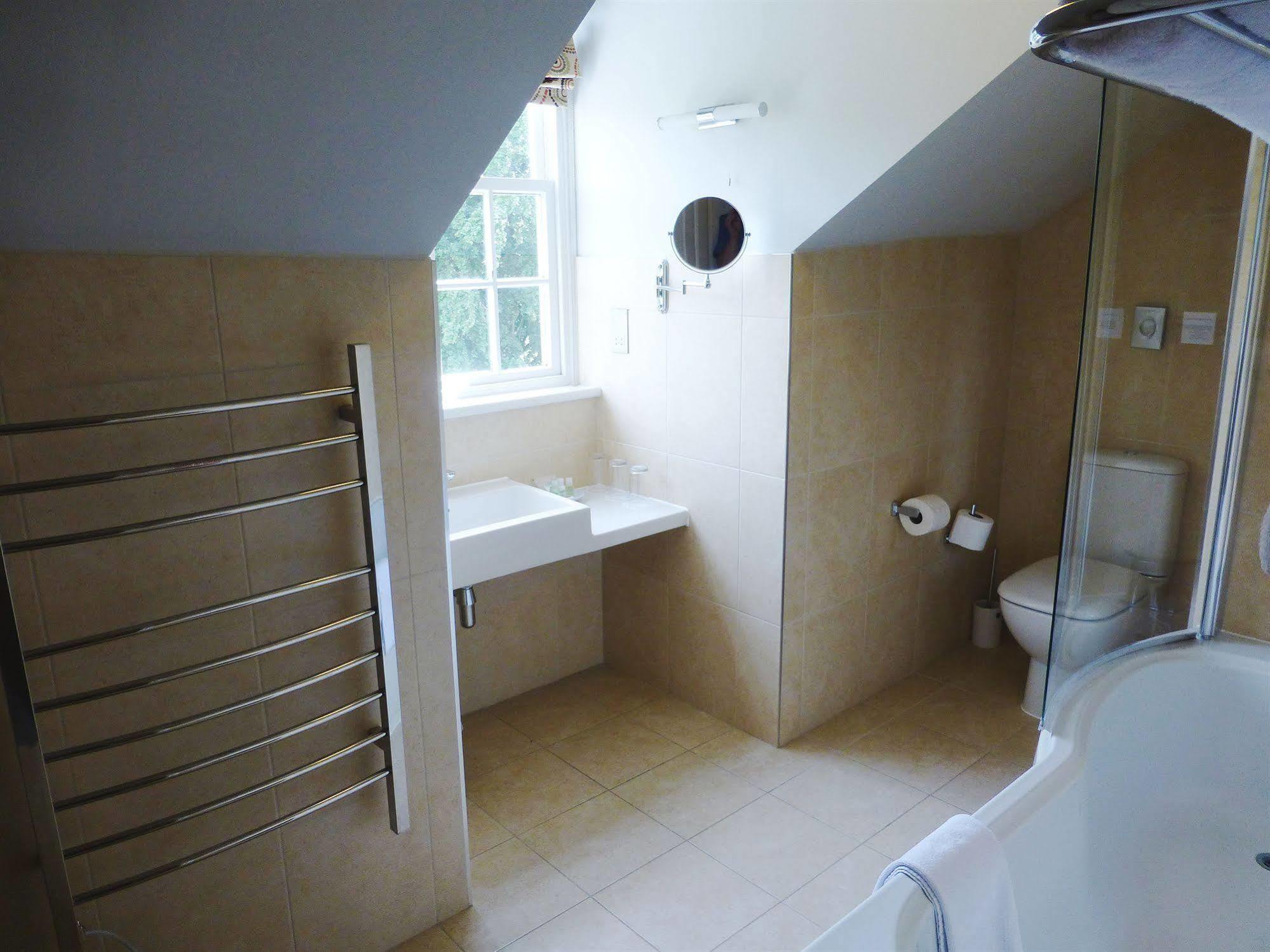 The Riverside House Hotel Mildenhall Esterno foto